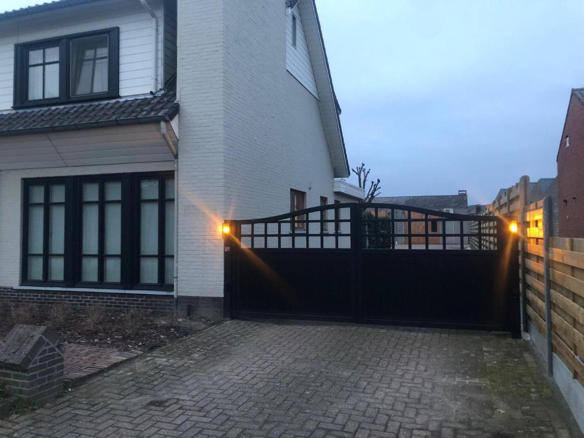 Guesthouse 66 Lommel Bagian luar foto