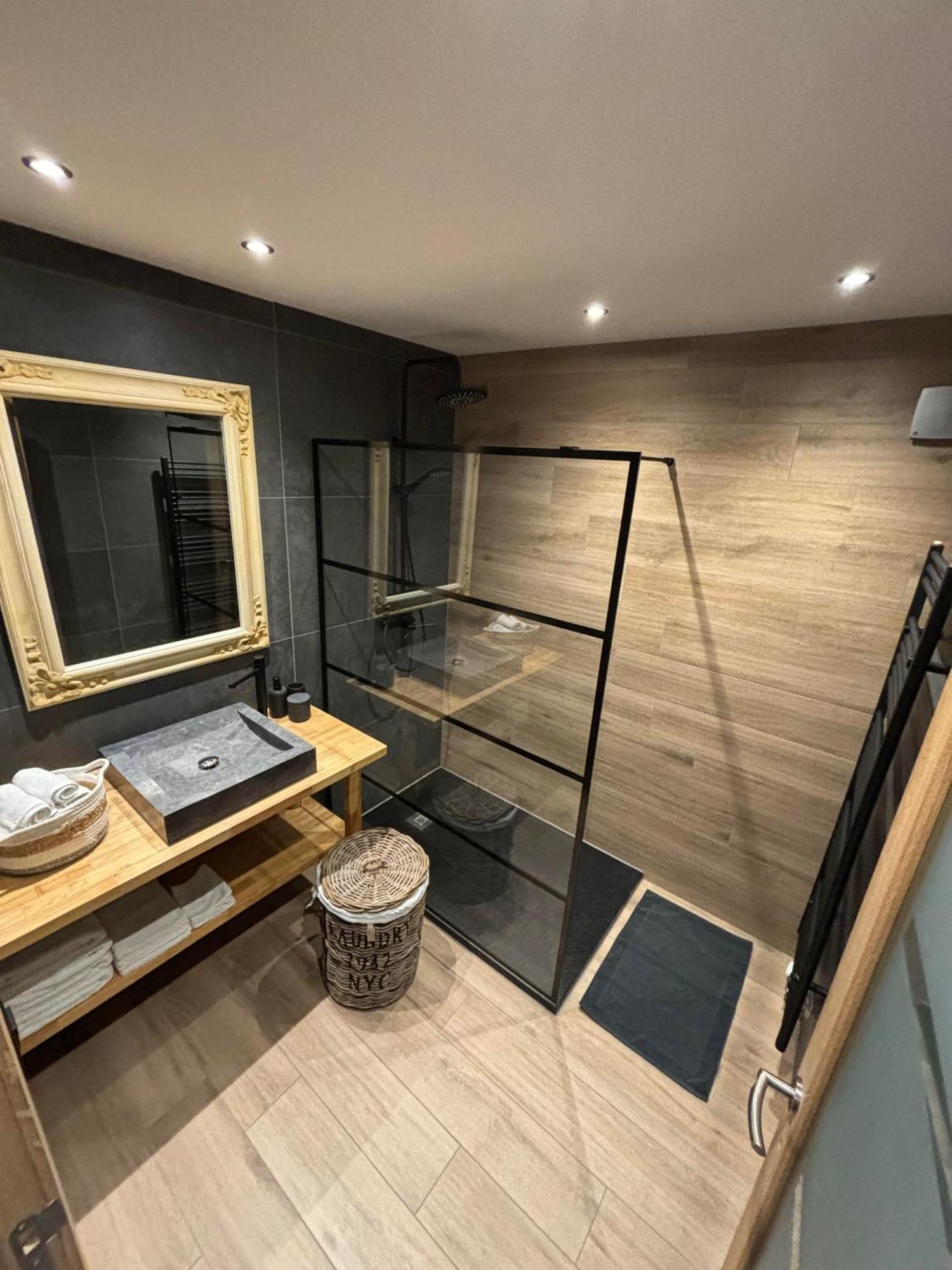 Guesthouse 66 Lommel Bagian luar foto