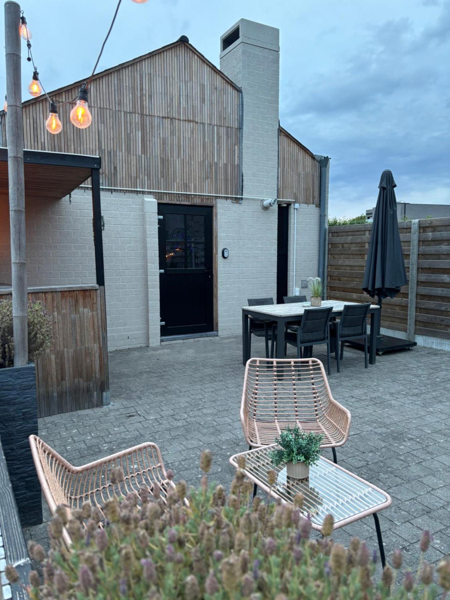Guesthouse 66 Lommel Bagian luar foto